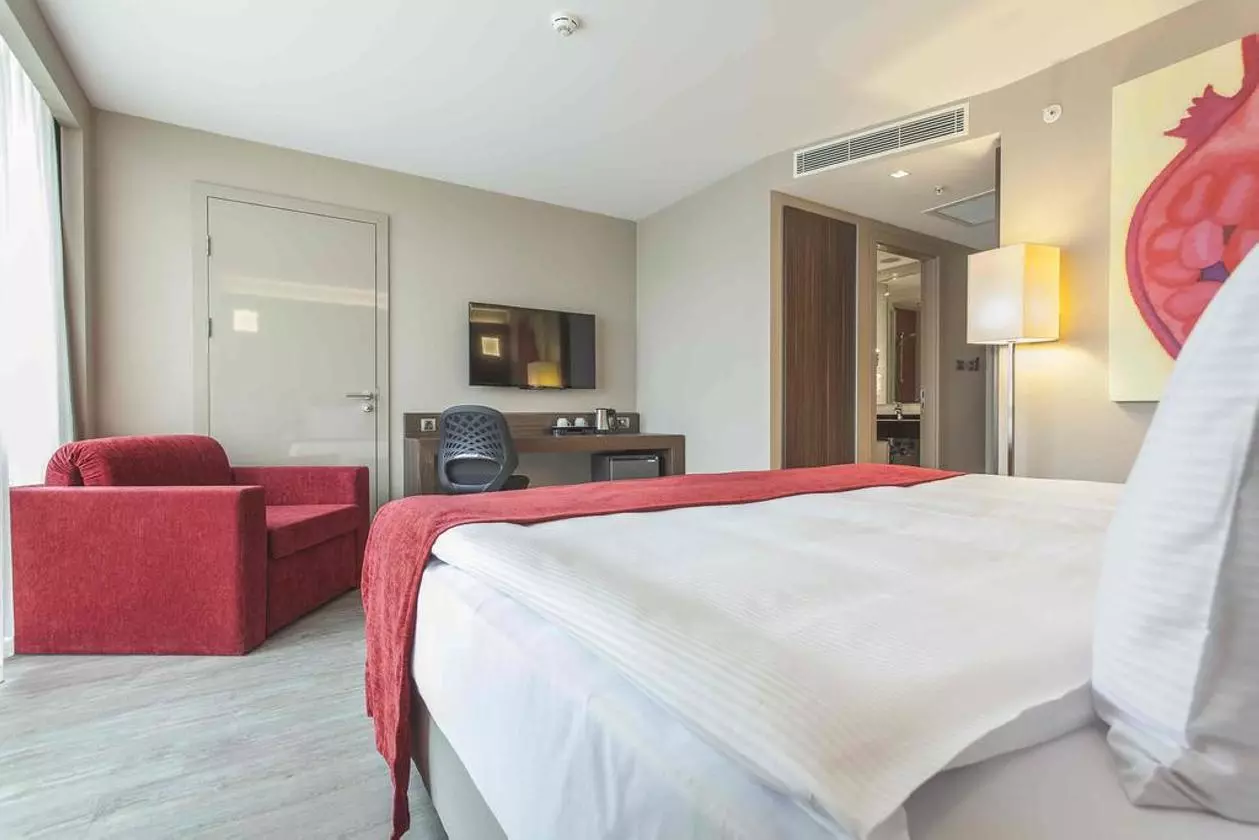 RAMADAENCORE_SHABAVIZ (15).jpg